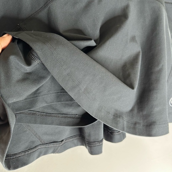 Under Armor Women’s athletic skirt - Picture 6 of 8